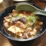 遠州屋 - もつ煮込み豆腐入り ¥550