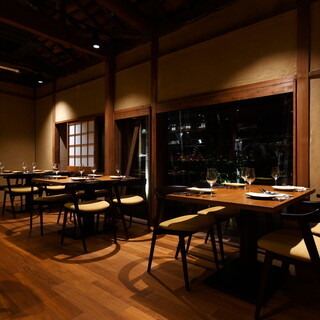 喫茶店のような居心地の良い空間に詰まった店主の遊び心