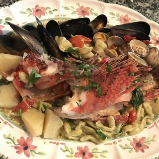 本場イタリアで経験を積んだシェフが作るナポリ郷土料理を堪能