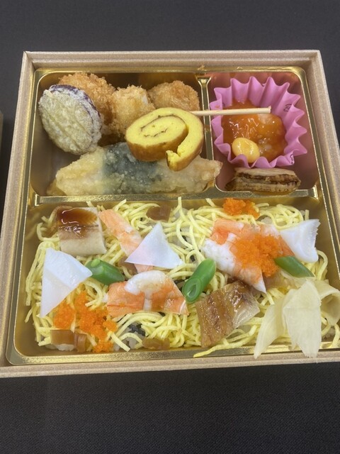 四季の料理梅田 - 小鶴新田（弁当）の写真