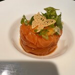 イタリアン チャイナバル村塾 - ノルウェーサーモンのユッケ仕立て1290円