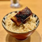 麦の夜明け - 土鍋の炭火肉ご飯 390円　※昼は鶏、夜は豚