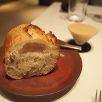 TIRPSE - パン　サワークリームとマスカルポーネチーズの焦がしバター