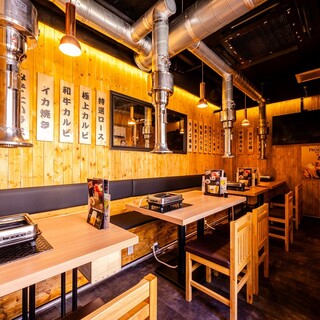 広々テーブルでお楽しみいただけます。