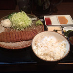 牛ロースカツ麦めしとろろ定食