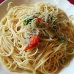 ペッシェヴィーノ - シラスとブロッコリーのパスタ(大盛り）