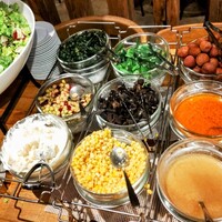 ビストロガブリ 大門店 - サラダバーと、スープもあります(この日はお味噌汁)