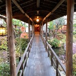 旅館花屋 - 花屋の象徴：渡り廊下