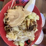 ラーメン魁力屋 - 醤油背脂ラーメン餃子、瓶ビール