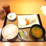 やよい軒 - エッグ＆ウインナー朝食