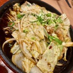 和×中×韓料理 三国酒場 - ホルモン炒め