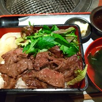 肉匠 牛虎 西中島店 - 