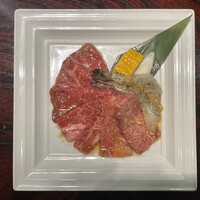 游玄亭 新宿 - 2024.12.03 (火)    ミックスランチ（赤身ロース焼、カルビ焼、エビ焼）　4200円（税込）