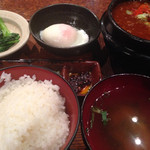 うしのよだれ - 牛すじ辛麻婆煮込み定食