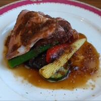 ドラード - お肉の後ろにはたくさんの焼き野菜♪