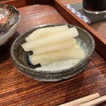 薪鳥新神戸 - 大根漬け