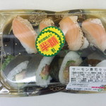 ディオ - サーモン寿司セット(税抜)284円　(2014.05.23)
