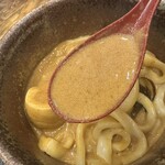 うどん 四方吉 - 【2024.12.3(火)】豚カレーうどん（並盛・350g）のスープ