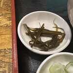 うどん 四方吉 - 【2024.12.3(火)】豚カレーうどん（並盛・350g）＋ミニ天丼1,380円の薬味