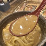 うどん 四方吉 - 【2024.12.3(火)】豚カレーうどん（並盛・350g）のスープ