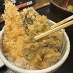 うどん 四方吉 - 【2024.12.3(火)】ミニ天丼のインゲン