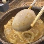 うどん 四方吉 - 【2024.12.3(火)】豚カレーうどん（並盛・350g）の味玉