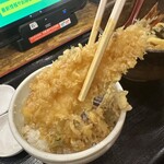 うどん 四方吉 - 【2024.12.3(火)】ミニ天丼のエビ