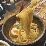 うどん 四方吉 - 【2024.12.3(火)】豚カレーうどん（並盛・350g）の麺
