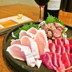 我武者羅 - 鶏の刺身三点盛　950円（レバ・砂肝・ササミ）