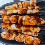 京城串店 - 和牛丸腸串（辛ソースor甘味噌タレ)