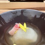 鮨 飛鳥 - ズワイガニと小かぶのスープ