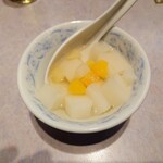 清香園 - ランチのデザート