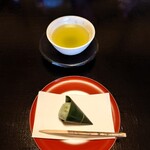 あさば - お着きのお菓子は　生麩まんじゅう