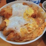 とんかつ 燕楽 - カツは立派なポーション。