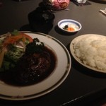 レストラン三澤亭 - 2014.5.23  ハンバーグデミソース☆（ディナー）１０００円＋ライス味噌汁漬物セット　３００円