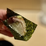 千葉たかおか - 鯖の棒鮨し 炙り。酢〆した銚子の鯖の皮目を炭火で炙り海苔で巻いた棒鮨し。炙りの香ばしさと海苔の香りが一体化する瞬間に悶絶。幸せ〜♡