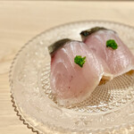 千葉たかおか - 銚子の鰆。塩と醤油でいただきます。張り詰めた身の食感と噛み締めるごとに鼻にぬける薫香が最高！