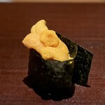 千葉たかおか - 馬糞雲丹の軍艦巻き（北海道昆布森の雲丹）コクと旨みに溢れる雲丹は一切のクセがなく、過去一の美味しさ！