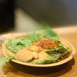 レストラン ウオゼン - 素材見せ：天然ナメコとムキタケ