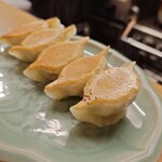 手作り餃子の店 吉春 - 