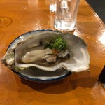 海鮮酒場 牡蠣いかだ屋 - 焼き牡蠣　おろしポン酢