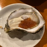 海鮮酒場 牡蠣いかだ屋 - 生牡蠣　イクラ