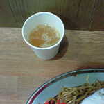 焼麺 クジラ - サービスの味噌汁