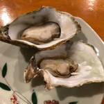 海鮮酒場 牡蠣いかだ屋 - 焼き牡蠣　バター醤油