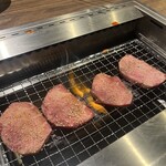 焼肉フランス人 - 上タン塩