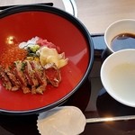 Yakiniku Toraji - 贅沢丼