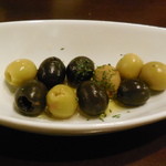 ワイン食堂 Sole - 二種のオリーブ