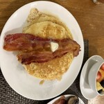 Qantas Los Angeles - International First Lounge  - 