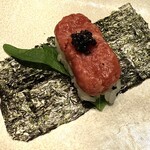 焼肉うしごろ - 季節の匠コース 冬　❹キャビアと厳選赤身の手巻き