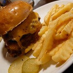 66 - ﾍﾞｰｺﾝﾁｰｽﾞﾊﾞｰｶﾞｰtoppingﾁﾘﾐｰﾄｿｰｽ